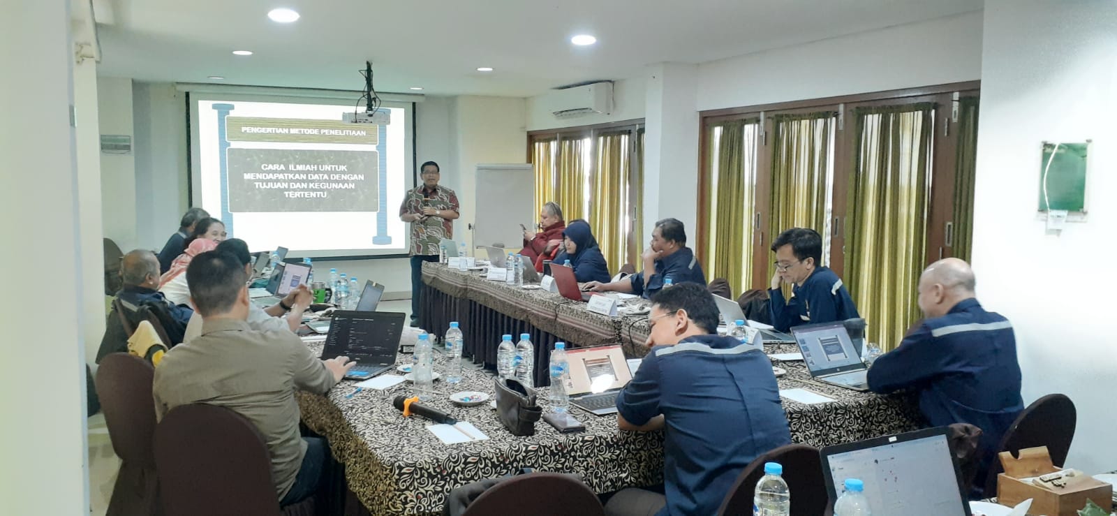 Para Widyaiswara Di Lingkungan PPSDM KEBTKE Ikuti Pelatihan Karya Tulis Ilmiah